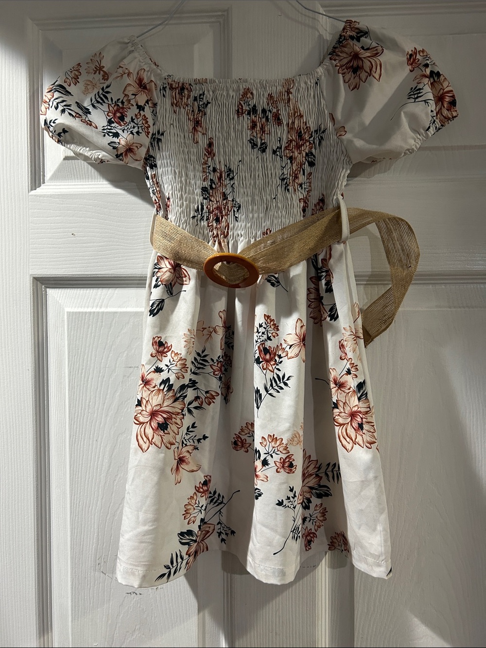 GAP girl Sz 120 (small) White Floral Smocked Dress with Tan Gold Belt